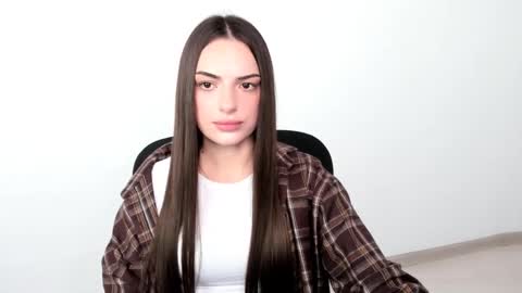 Snapshot of eva_rossee_ chatting on January 23, 3:22 pm Eva online show from January 23, 3:22 pm