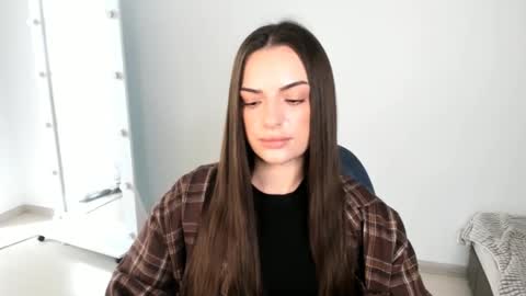 Snapshot of eva_rossee_ chatting on February 4, 11:27 am Eva online show from February 4, 11:27 am