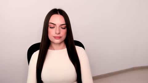 Snapshot of eva_rossee_ chatting on February 11, 5:29 pm Eva online show from February 11, 5:29 pm