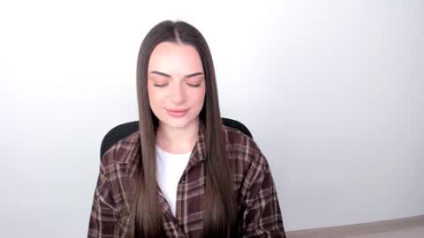 Snapshot of eva_rossee_ chatting on February 23, 2:04 pm Eva online show from February 23, 2:04 pm