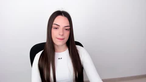 Snapshot of eva_rossee_ chatting on February 24, 1:10 pm Eva online show from February 24, 1:10 pm