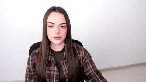 Snapshot of eva_rossee_ chatting on March 3, 9:55 am Eva online show from March 3, 9:55 am