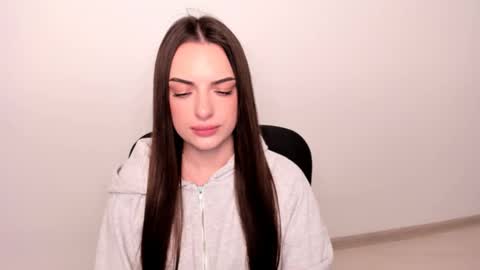 Snapshot of eva_rossee_ chatting on March 10, 1:32 pm Eva online show from March 10, 1:32 pm