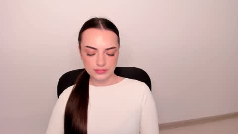 Snapshot of eva_rossee_ chatting on March 11, 2:40 pm Eva online show from March 11, 2:40 pm