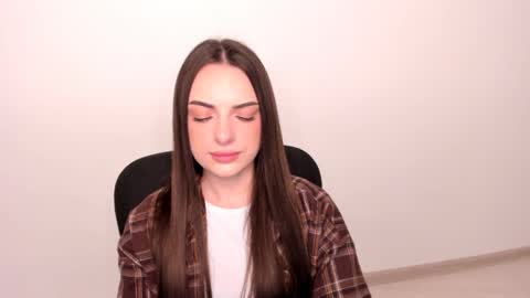 Snapshot of eva_rossee_ chatting on March 12, 4:56 pm Eva online show from March 12, 4:56 pm