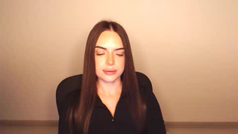 Snapshot of eva_rossee_ chatting on October 1, 5:19 pm Eva online show from October 1, 5:19 pm