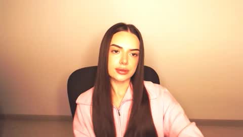 Snapshot of eva_rossee_ chatting on October 8, 4:37 pm Eva online show from October 8, 4:37 pm