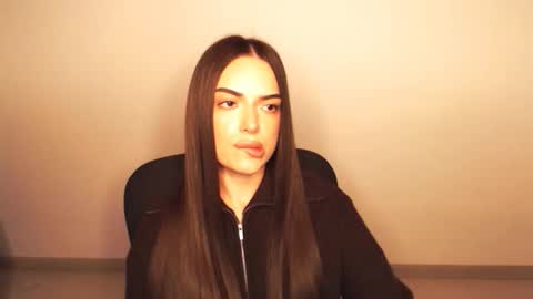 Snapshot of eva_rossee_ chatting on October 15, 4:18 pm Eva online show from October 15, 4:18 pm