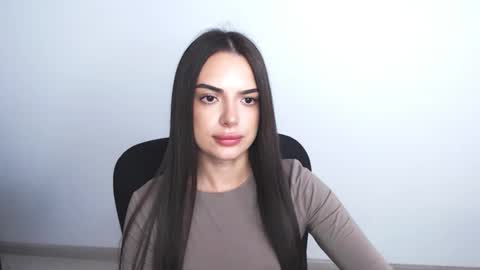 Snapshot of eva_rossee_ chatting on November 18, 12:20 pm Eva online show from November 18, 12:20 pm