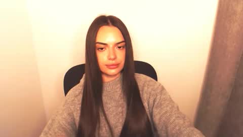Snapshot of eva_rossee_ chatting on November 27, 6:32 pm Eva online show from November 27, 6:32 pm