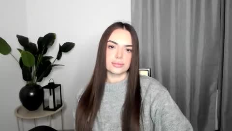 Snapshot of eva_rossee_ chatting on February 8, 6:33 pm Eva online show from February 8, 6:33 pm