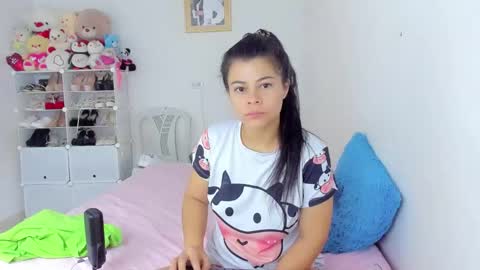 Estefania online show from December 2, 1:28 pm