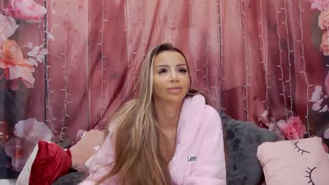 Snapshot of eva_sweetyx chatting on November 7, 3:23 pm Eva online show from November 7, 3:23 pm