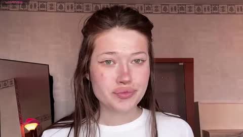 eva varnerr online show from April 19, 1:54 pm