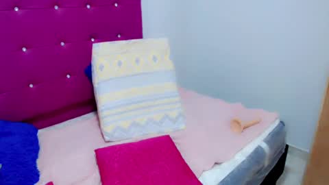 Eva   online show from February 15, 10:10 pm