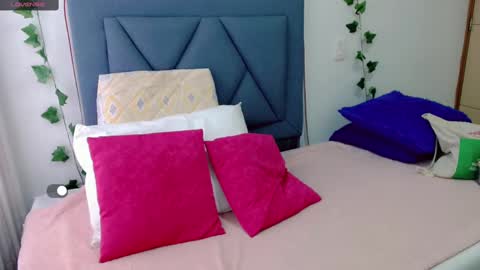 Eva   online show from February 20, 6:24 pm