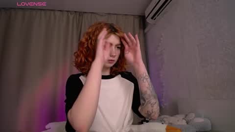 Snapshot of evaa_moonn_ chatting on November 1, 6:59 am Eva online show from November 1, 6:59 am