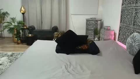 Snapshot of evabarbi chatting on December 16, 11:39 pm evabarbi online show from December 16, 11:39 pm