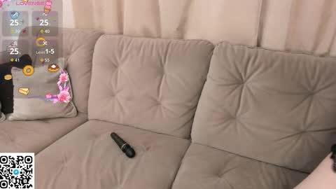 Snapshot of evablimey chatting on November 9, 5:06 am Eva online show from November 9, 5:06 am