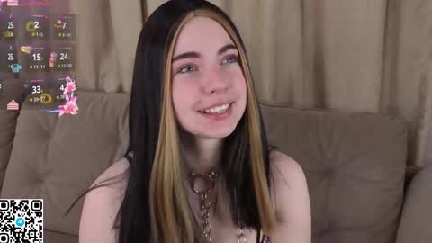 Snapshot of evablimey chatting on December 15, 8:29 am Eva online show from December 15, 8:29 am