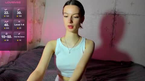 Hi Im Eva - welcome to my room online show from December 17, 4:24 pm