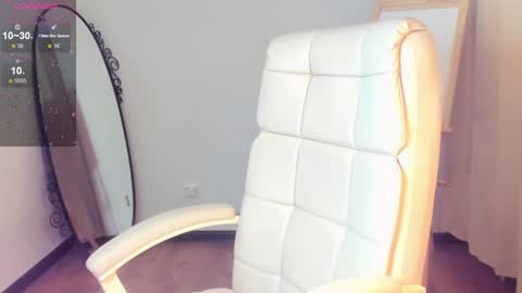 Snapshot of evacadooo chatting on January 11, 5:41 am Eva online show from January 11, 5:41 am