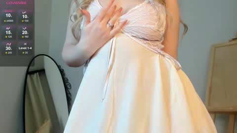 Snapshot of evacadooo chatting on January 19, 5:48 am Eva online show from January 19, 5:48 am