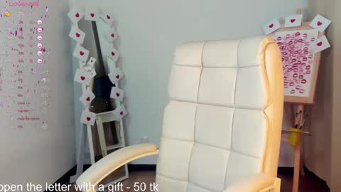 Snapshot of evacadooo chatting on February 13, 5:48 am Eva online show from February 13, 5:48 am