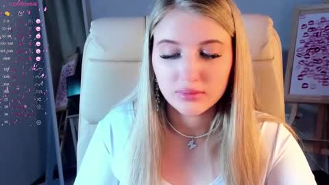 Snapshot of evacadooo chatting on February 28, 5:48 am Eva online show from February 28, 5:48 am