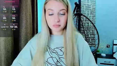 Snapshot of evacadooo chatting on September 13, 2:22 am Eva online show from September 13, 2:22 am