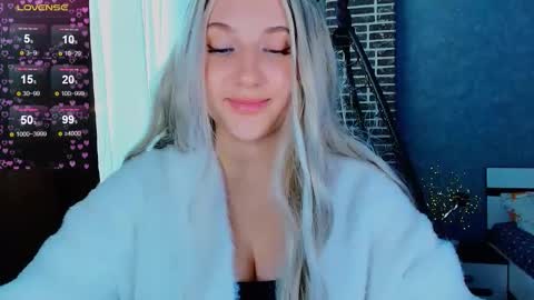 Snapshot of evacadooo chatting on November 6, 6:58 am Eva online show from November 6, 6:58 am