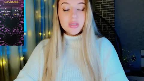 Snapshot of evacadooo chatting on November 21, 2:32 am Eva online show from November 21, 2:32 am