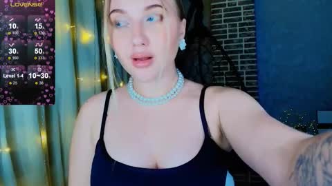 Snapshot of evacadooo chatting on November 22, 12:04 pm Eva online show from November 22, 12:04 pm