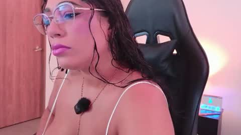 Jenny Carters online show from July 25, 7:55 pm