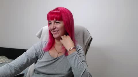 EvadesireONE online show from October 1, 6:36 pm