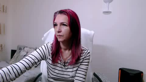 EvadesireONE online show from April 3, 3:32 pm