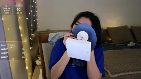 Eva online show from December 4, 2:04 pm