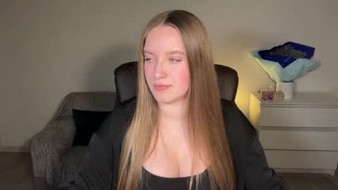 Eva online show from April 19, 8:33 pm