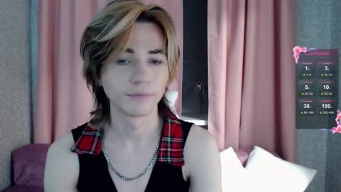 evan_reinhart online show from October 15, 11:05 pm