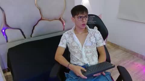 evan_tay online show from January 11, 2:38 am