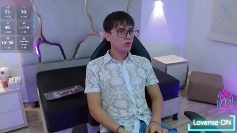 evan_tay online show from January 19, 3:10 am