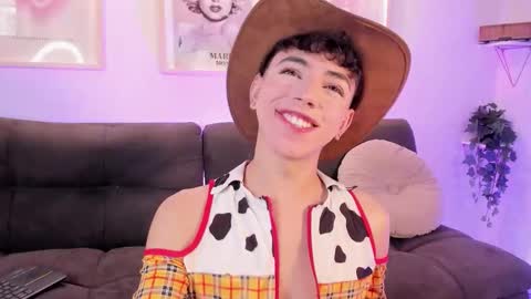 Snapshot of evan_voss chatting on November 14, 3:22 pm Evan voss help me get 200 likesindependent model online show from November 14, 3:22 pm