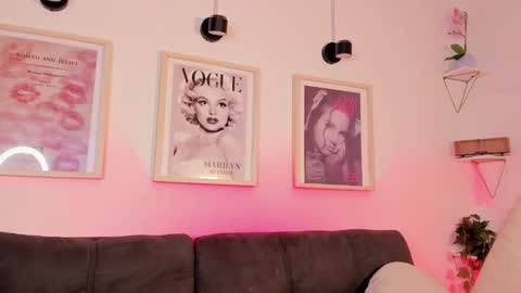 Snapshot of evan_voss chatting on November 22, 1:32 pm Evan voss help me get 200 likesindependent model online show from November 22, 1:32 pm