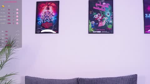 Snapshot of evan_white_ chatting on December 12, 12:44 pm evan_white_ online show from December 12, 12:44 pm