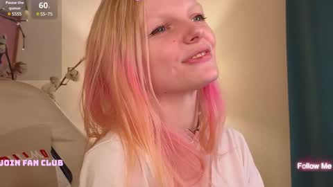 Snapshot of evangel1ne chatting on January 5, 11:37 am evangel1ne online show from January 5, 11:37 am