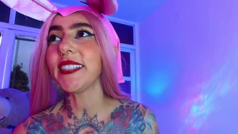 Snapshot of evangelyne1 chatting on February 22, 7:14 pm Evangelyne online show from February 22, 7:14 pm