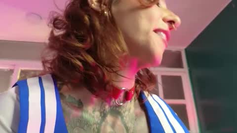 Snapshot of evangelyne1 chatting on October 4, 3:43 pm Evangelyne online show from October 4, 3:43 pm