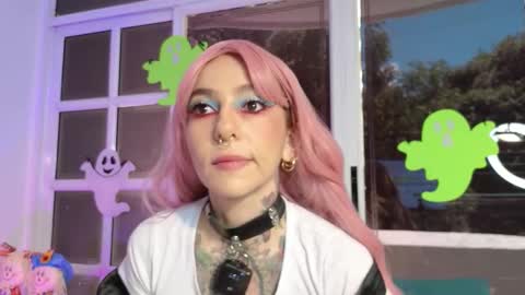 Snapshot of evangelyne1 chatting on October 26, 4:02 pm Evangelyne online show from October 26, 4:02 pm