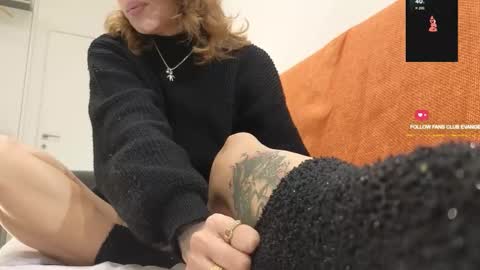 Snapshot of evangelyne1 chatting on December 2, 5:08 pm Evangelyne online show from December 2, 5:08 pm