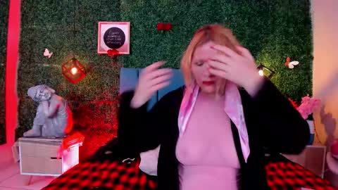  Evangelyne  online show from February 25, 7:12 pm